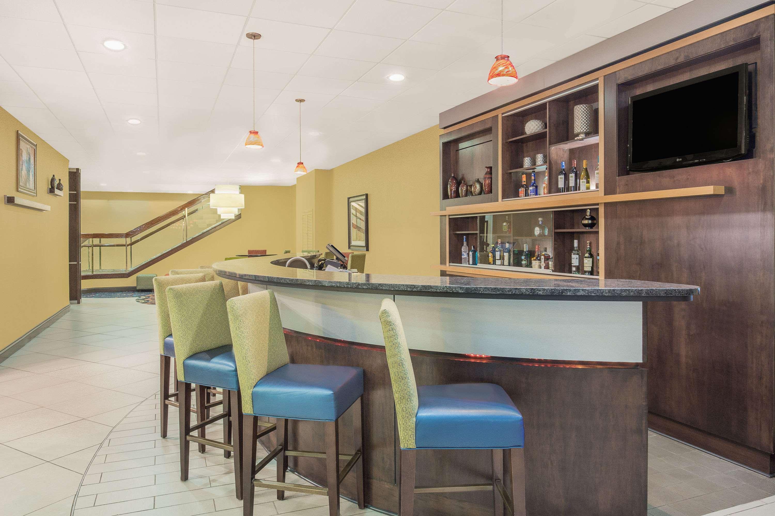 Ramada Plaza By Wyndham Fayetteville Fort Bragg Area מראה חיצוני תמונה